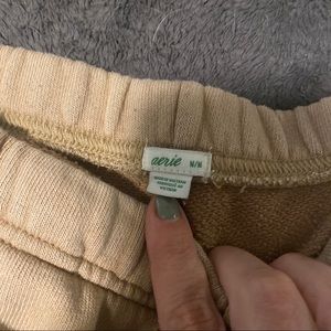 Aerie Sandy Fleece Cropped Sweatpant on 